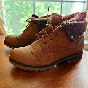 NWOT Winter Boot 7